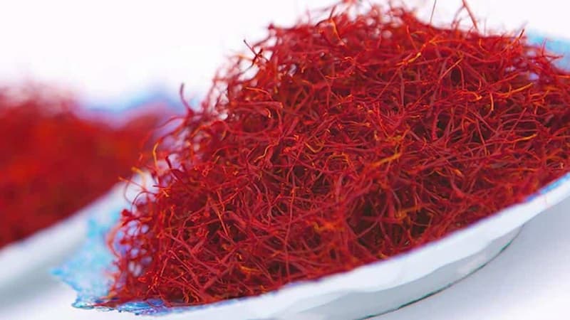 Golden Choices: A Guide to Selecting Saffron from Top-Rated Brands